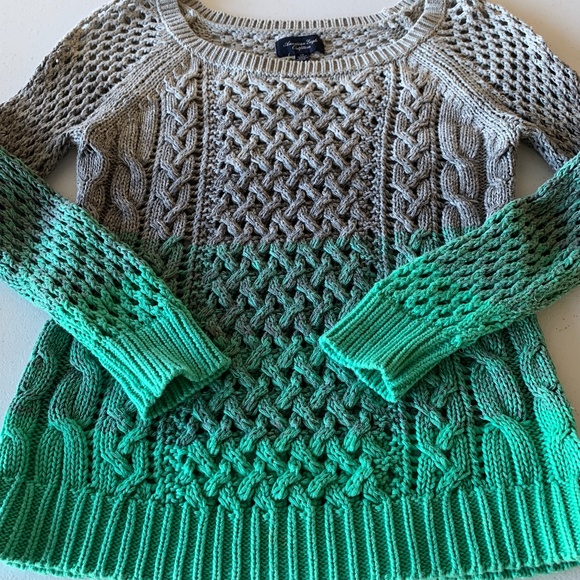 American Eagle Outfitter Cable knit sweater in size Small Petite/Ombre - Picture 1 of 5
